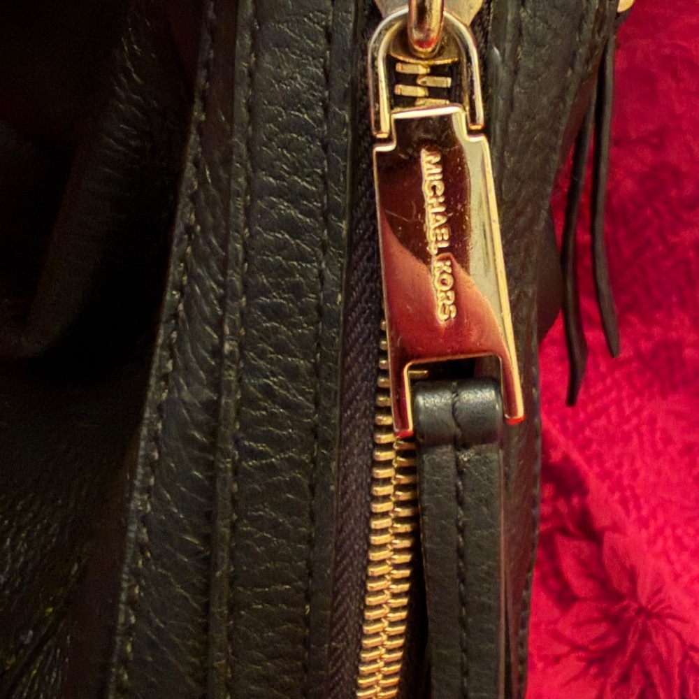 Michael Kors Julia Black Pebbled Leather Hobo Shoulder Bag - Picture 10 of 12